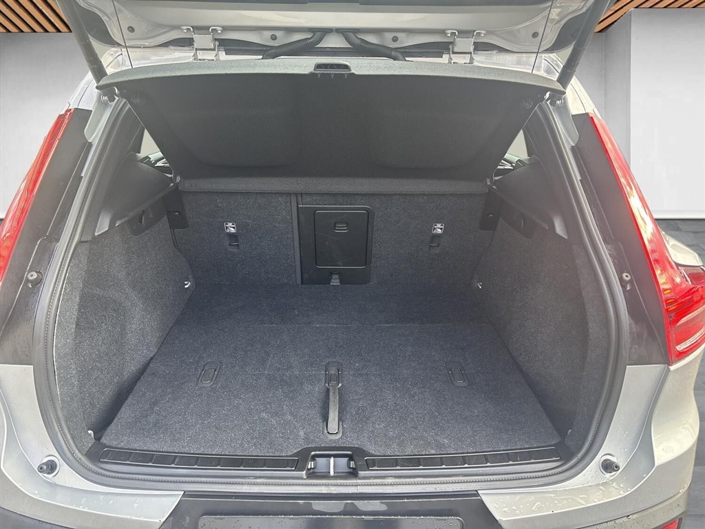 Volvo XC40 Recharge Twin Ultimate AWD 408HK 5d Aut. - Image 14
