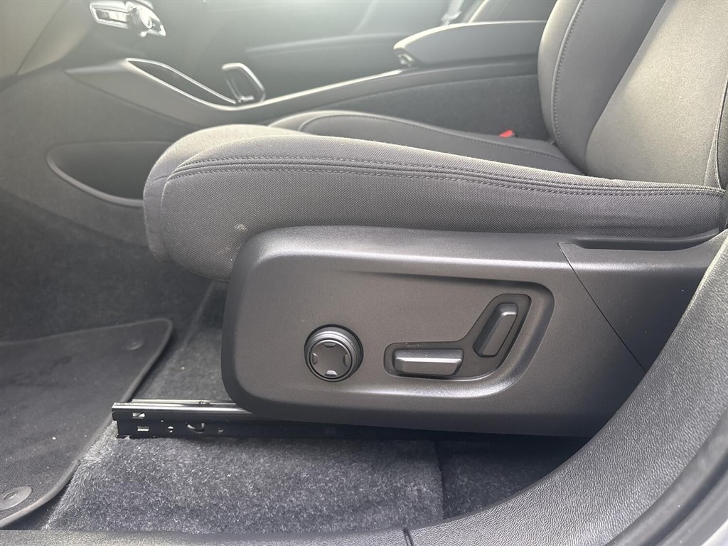 Volvo XC40 Recharge Twin Ultimate AWD 408HK 5d Aut. - Image 17