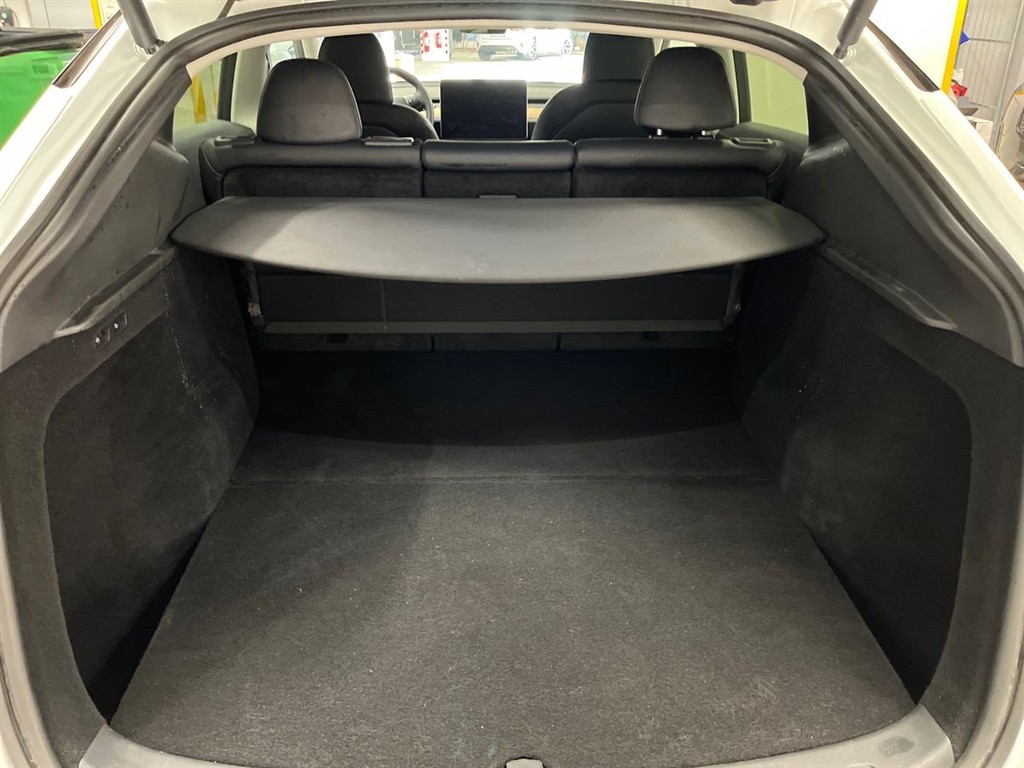 Tesla Model Y EL Performance AWD 534HK 5d Aut. - Image 13