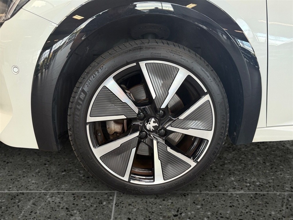 Peugeot e-208 EL GT Pack 136HK 5d Aut. - Image 9