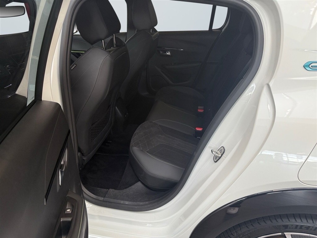 Peugeot e-208 EL GT Pack 136HK 5d Aut. - Image 14