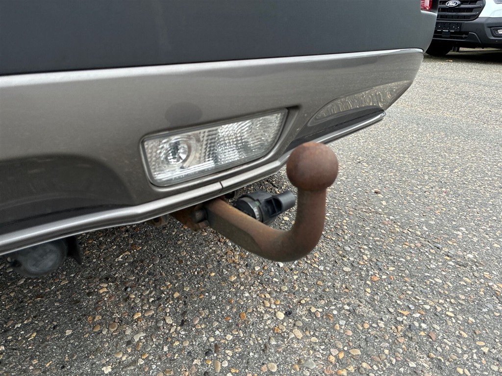 Suzuki Vitara 1,0 Boosterjet Active Cut 112HK 5d - Image 3