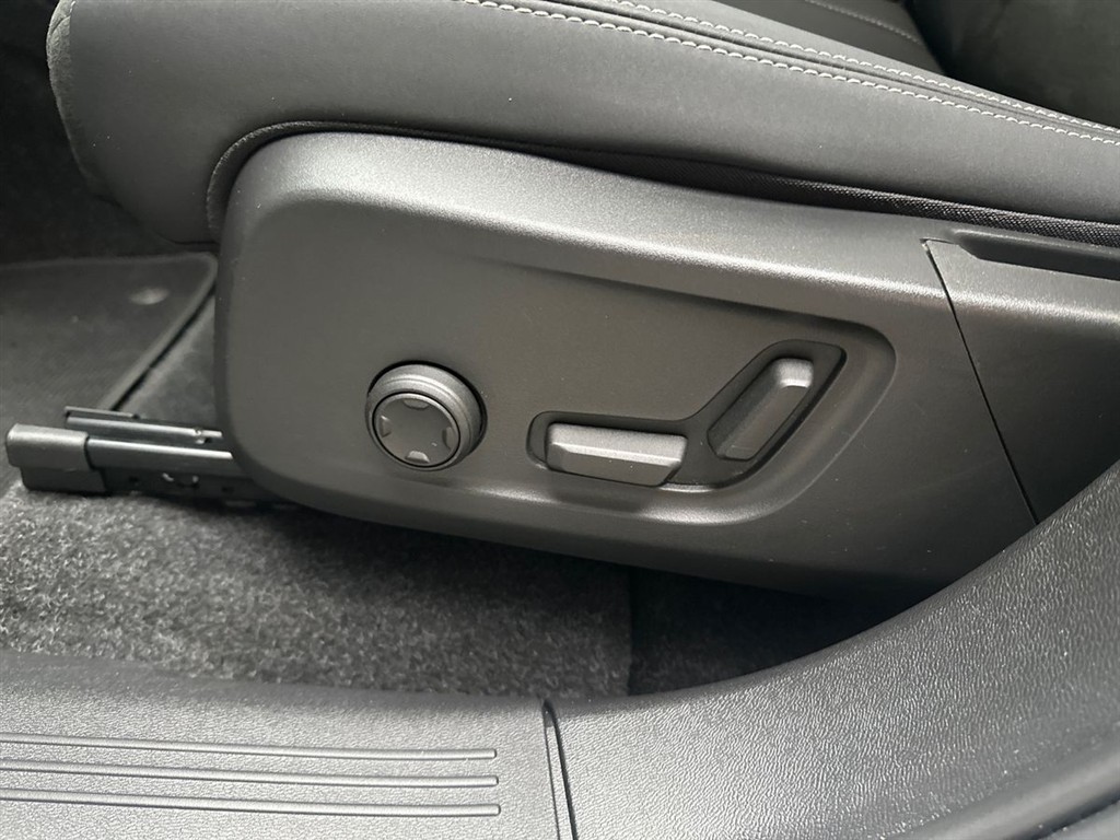 Volvo C40 P6 Recharge Ultimate 231HK 4d Aut. - Image 18