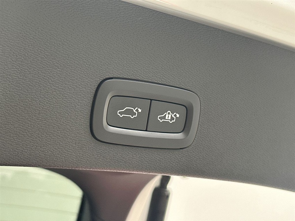 Volvo C40 P6 Recharge Ultimate 231HK 4d Aut. - Image 21