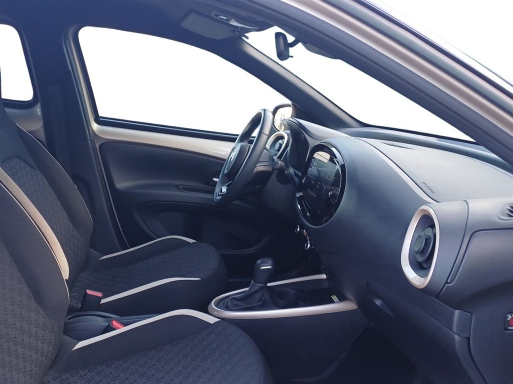 Toyota Aygo X 1,0 VVT-I Pulse 72HK 5d Aut. - Image 15