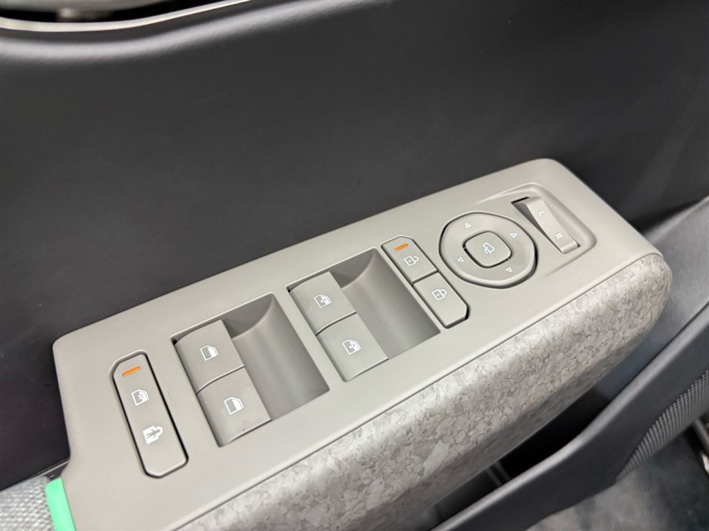 Kia EV4 Fastback Long Range Business Plus 204HK Aut. - Image 13