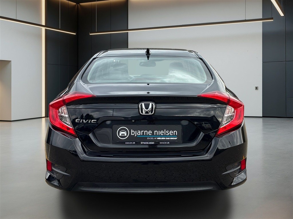 Honda Civic 1,5 VTEC Turbo Executive Navi CVT 182HK 6g Aut. - Image 3