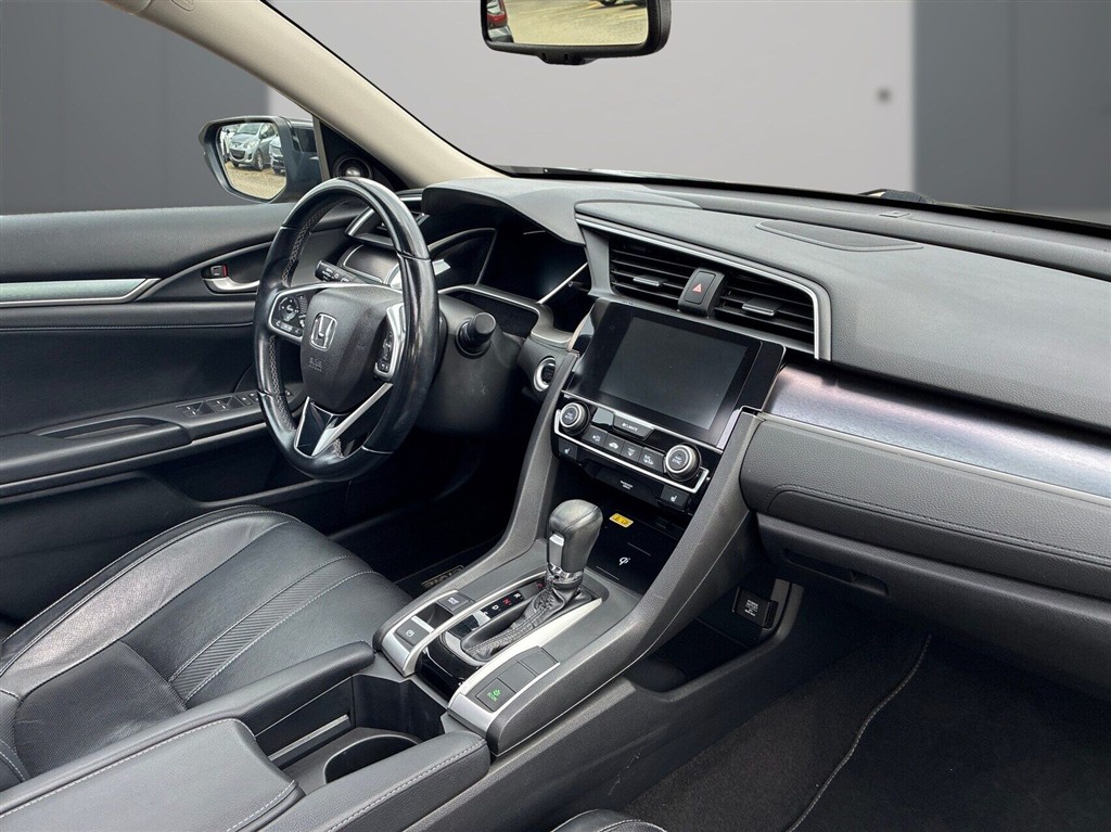 Honda Civic 1,5 VTEC Turbo Executive Navi CVT 182HK 6g Aut. - Image 9