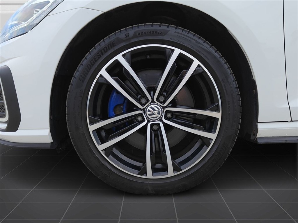 VW Golf 1,4 TSI Plugin-hybrid GTE DSG 204HK 5d 6g Aut. - Image 6