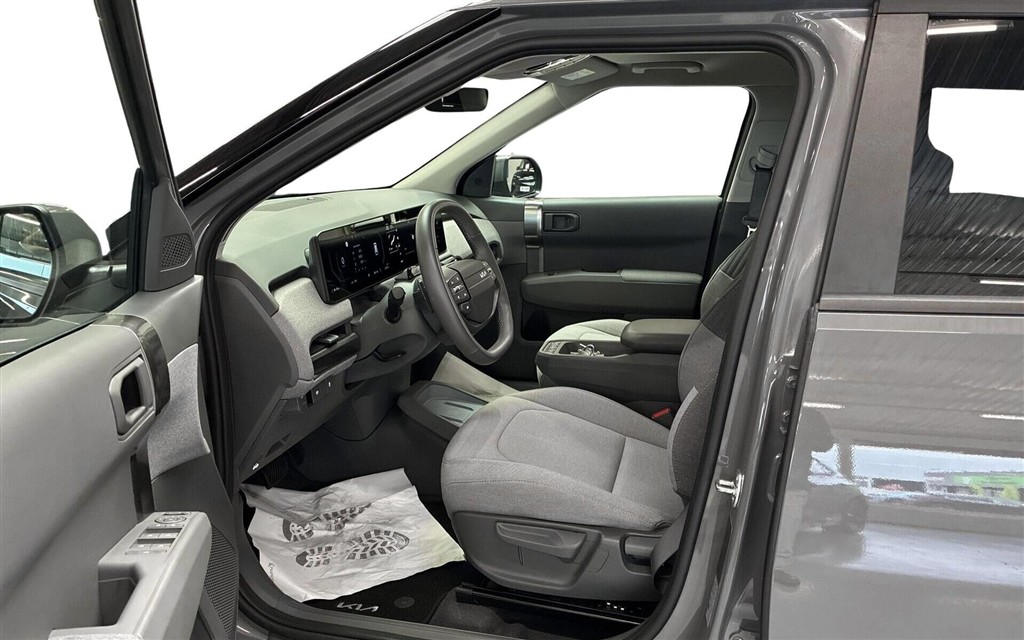 Kia EV3 Long Range Access 204HK 5d Aut. - Image 9