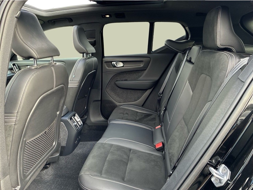Volvo XC40 P8 Recharge Twin Pro AWD 408HK 5d Aut. - Image 8