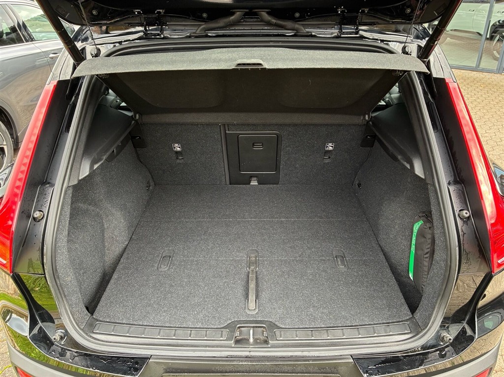 Volvo XC40 P8 Recharge Twin Pro AWD 408HK 5d Aut. - Image 9