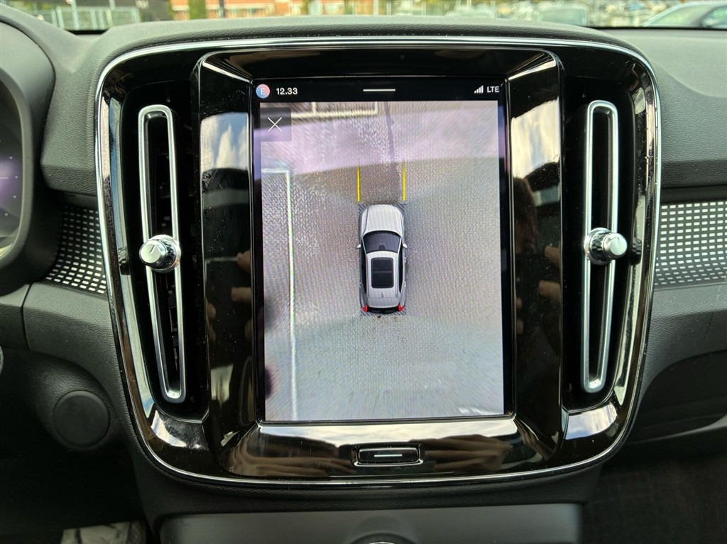 Volvo XC40 P8 Recharge Twin Pro AWD 408HK 5d Aut. - Image 13
