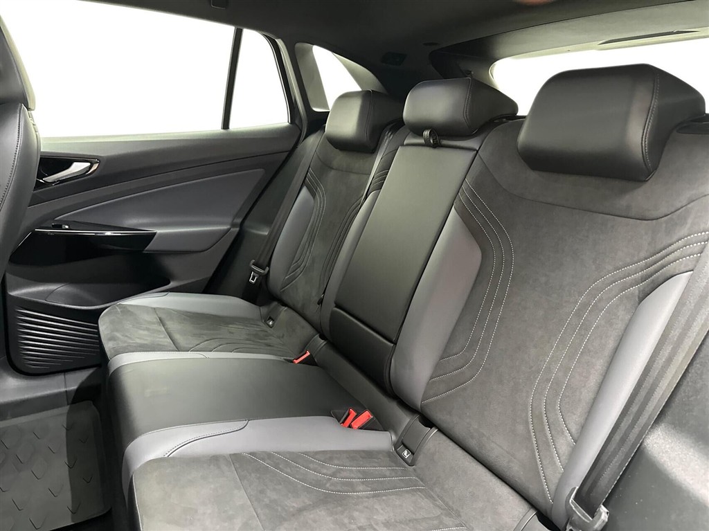 VW ID.4 EL Pro Performance 204HK 5d Aut. - Image 13