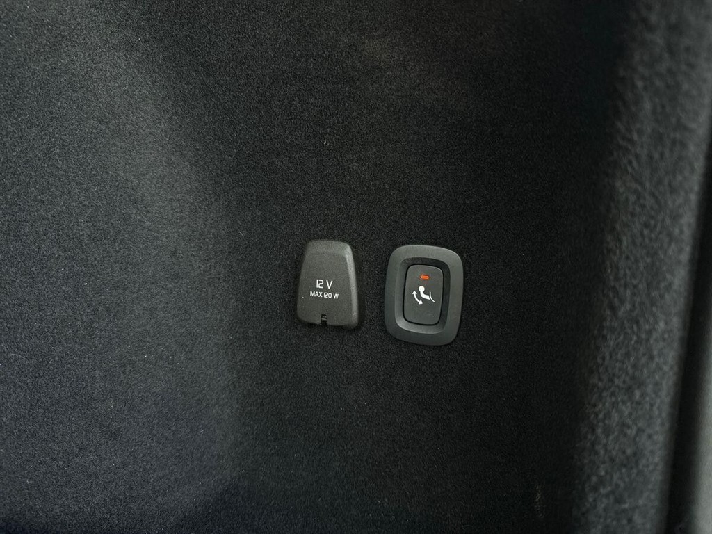 Volvo V60 2,0 T6 Recharge Plugin-hybrid Ultimate AWD 350HK Stc 8g Aut. - Image 17