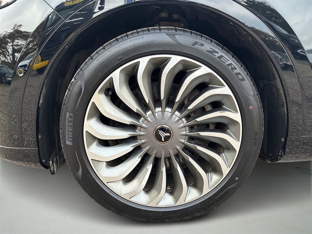 Voyah Free EL First Edition Noir AWD 489HK 5d Aut. - Image 8