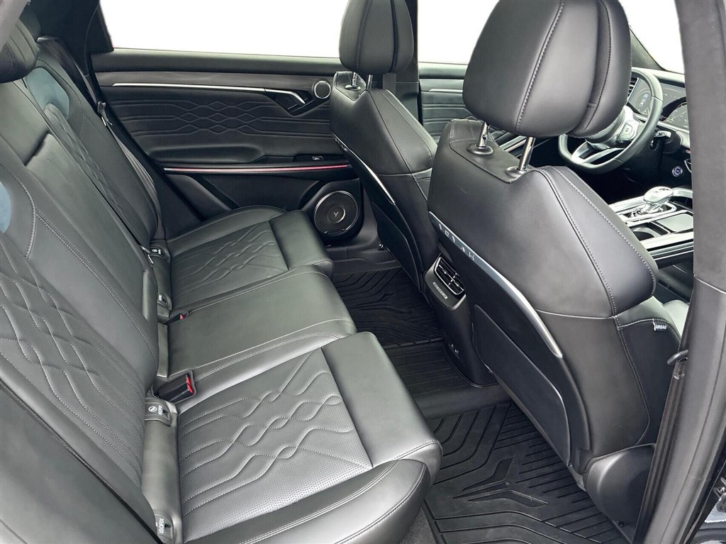 Voyah Free EL First Edition Noir AWD 489HK 5d Aut. - Image 12
