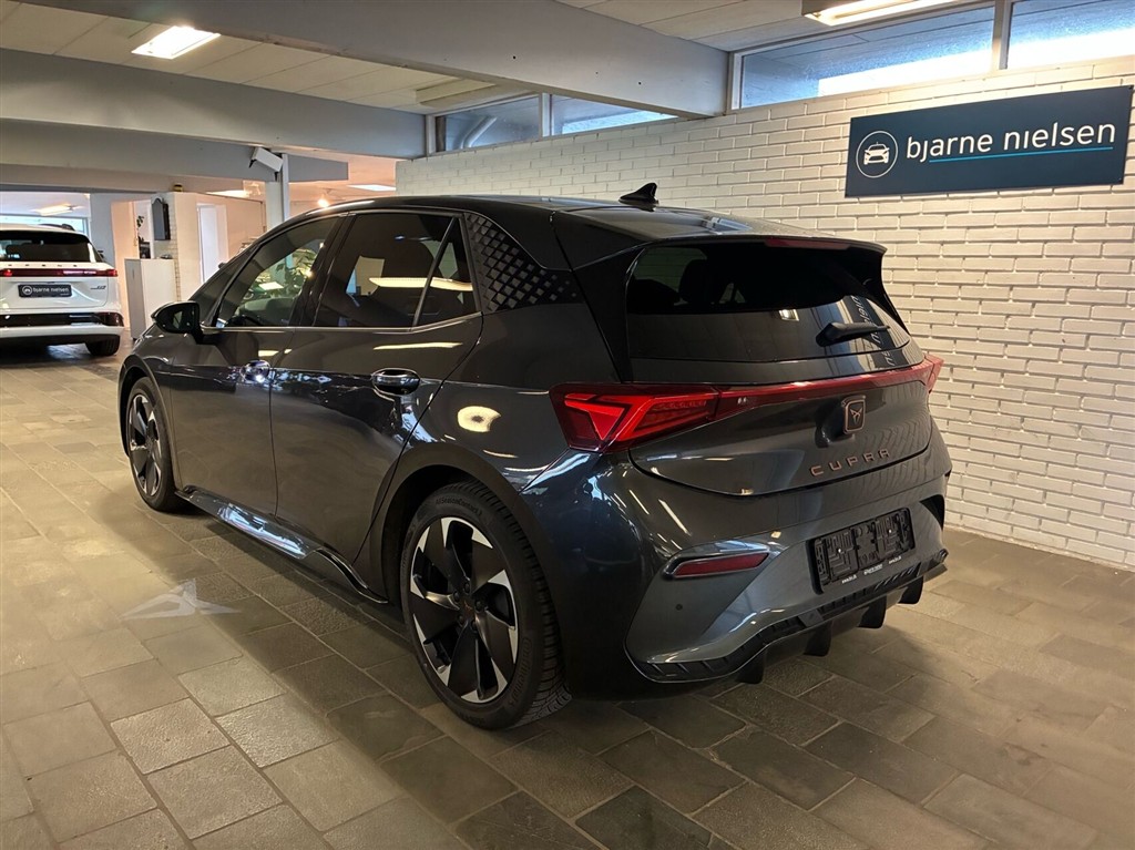 Cupra Born EL Dinamica Pack High 204HK 5d Aut. - Image 2