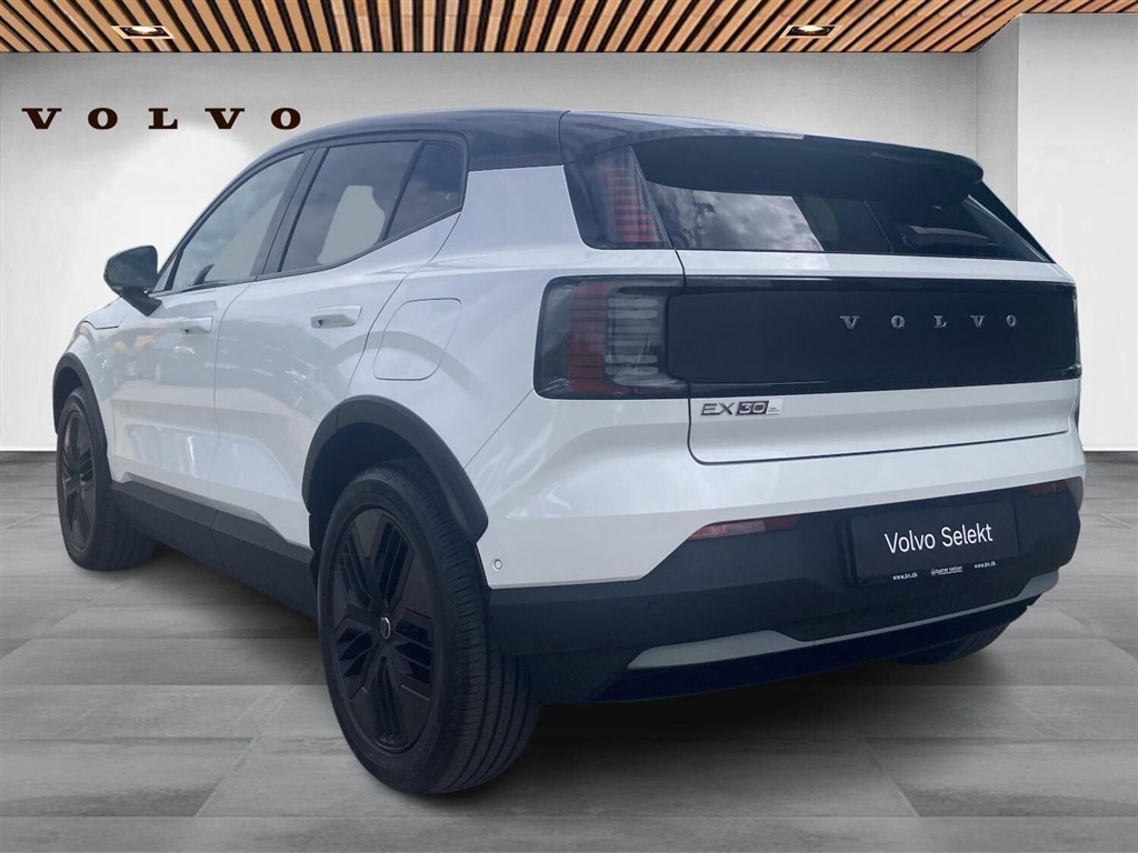 Volvo EX30 Cross Country P8 Twin Motor Performance Ultra AWD 428HK 5d Aut. - Image 3