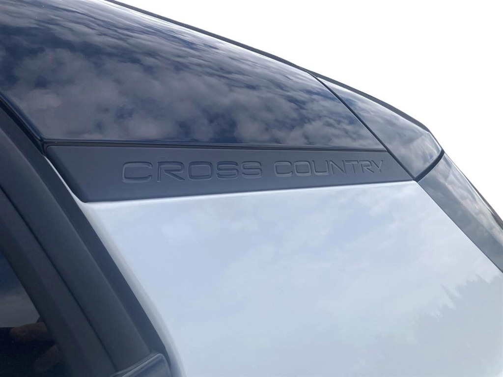 Volvo EX30 Cross Country P8 Twin Motor Performance Ultra AWD 428HK 5d Aut. - Image 8