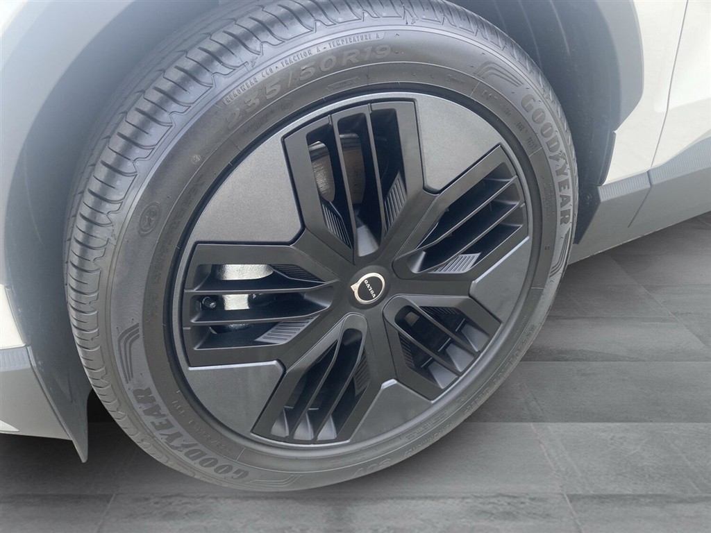 Volvo EX30 Cross Country P8 Twin Motor Performance Ultra AWD 428HK 5d Aut. - Image 9