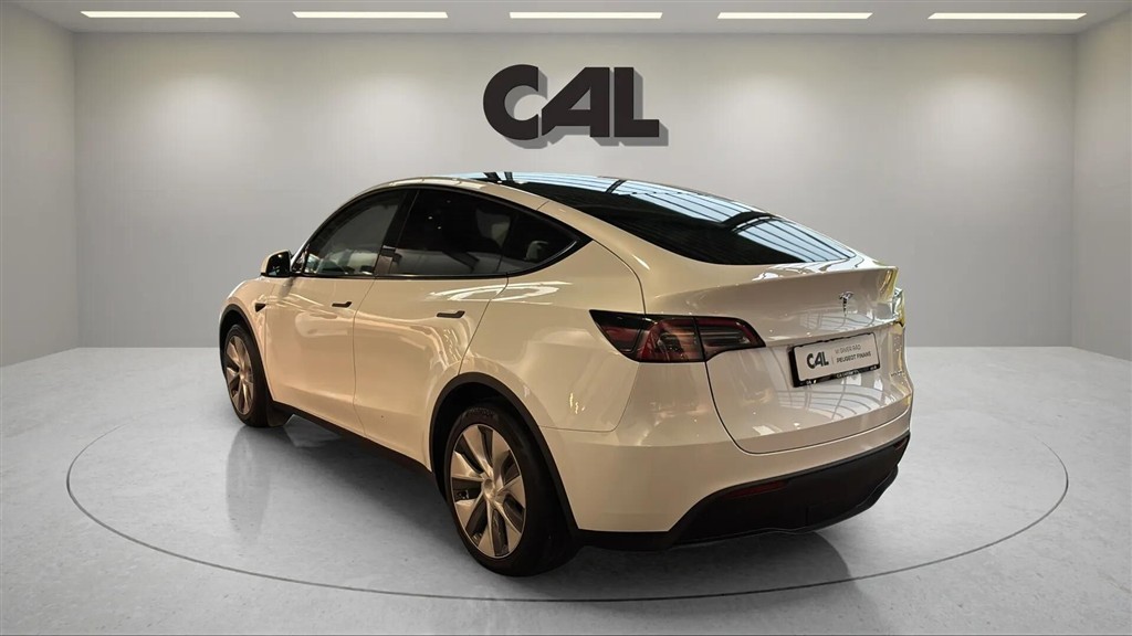 Tesla Model Y EL RWD 299HK 5d Aut. - Image 3