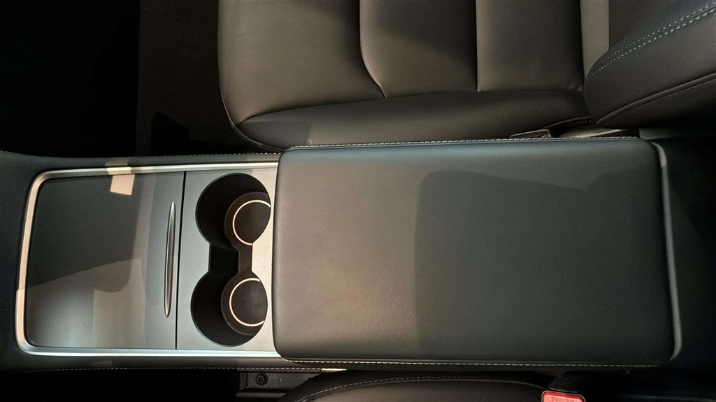Tesla Model Y EL RWD 299HK 5d Aut. - Image 14