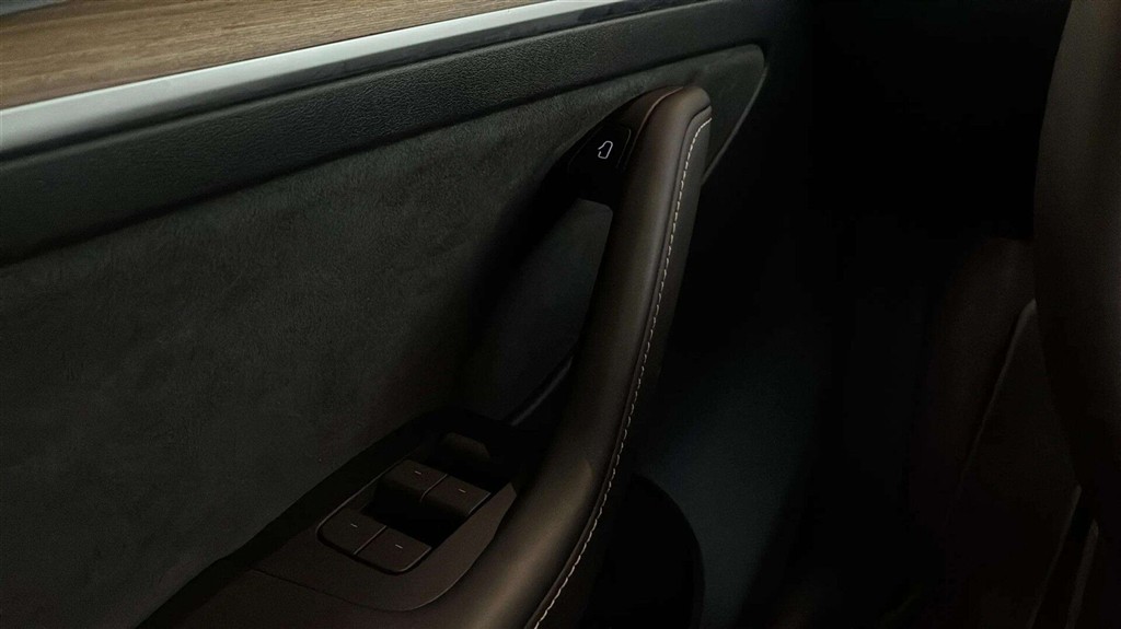 Tesla Model Y EL RWD 299HK 5d Aut. - Image 15