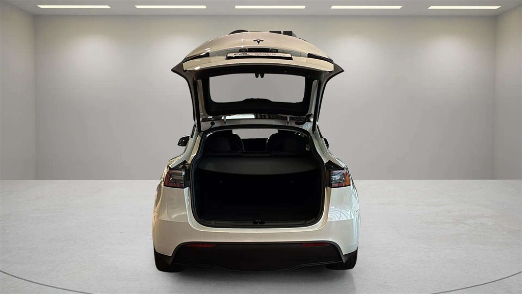 Tesla Model Y EL RWD 299HK 5d Aut. - Image 5