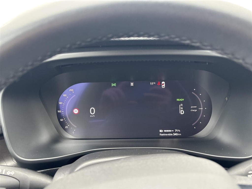 Volvo XC40 Recharge Extended Range Plus 252HK 5d Aut. - Image 7