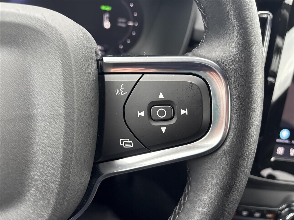 Volvo XC40 Recharge Extended Range Plus 252HK 5d Aut. - Image 12