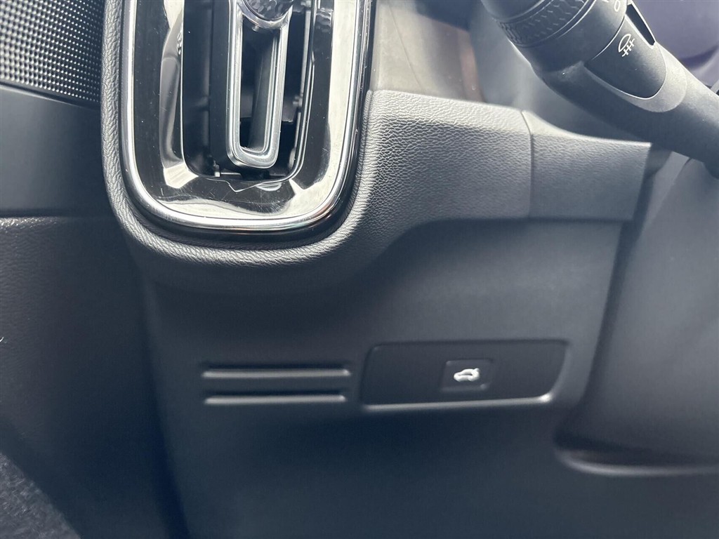Volvo XC40 Recharge Extended Range Plus 252HK 5d Aut. - Image 15