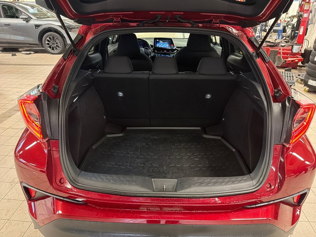 Toyota C-HR 1,8 Hybrid C-LUB Multidrive S 122HK 5d Aut. - Image 17