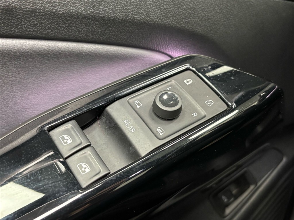 VW ID.4 EL Pro Performance 204HK 5d Aut. - Image 11