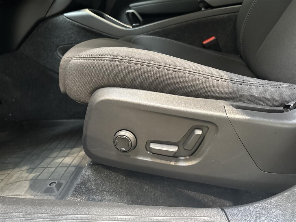 Volvo EX40 Twin Motor Performance Ultra AWD 442HK 5d Aut. - Image 19