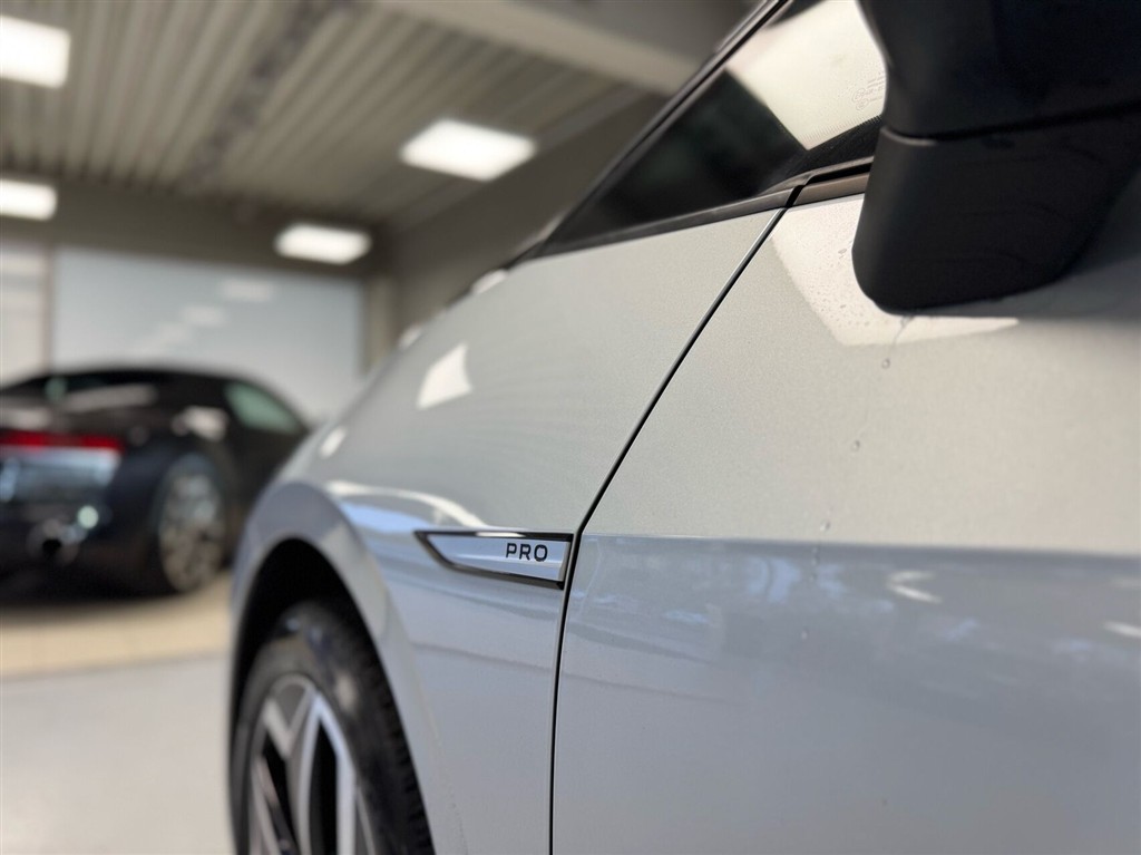 VW ID.3 EL Pro Performance 204HK 5d Aut. - Image 17