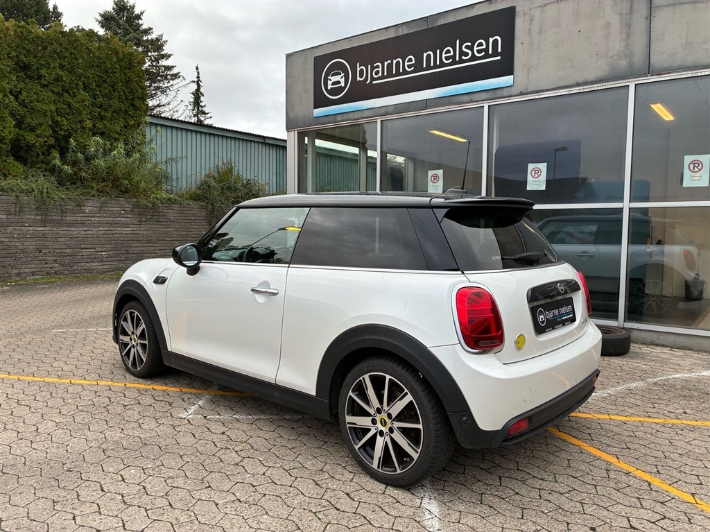 Mini Cooper SE EL Essential 184HK 3d Aut. - Image 2