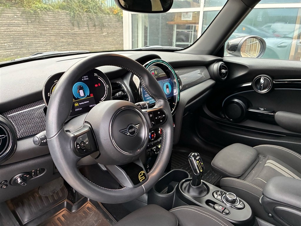Mini Cooper SE EL Essential 184HK 3d Aut. - Image 4