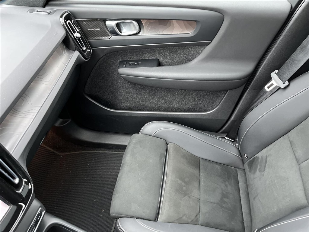 Volvo XC40 P6 Recharge Ultimate 231HK 5d Aut. - Image 19