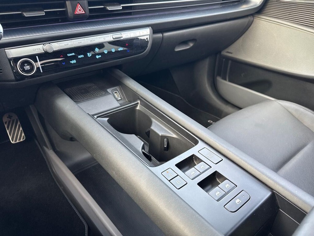 Hyundai Ioniq 6 Electric 77,4 kWh Ultimate 229HK Aut. - Image 23