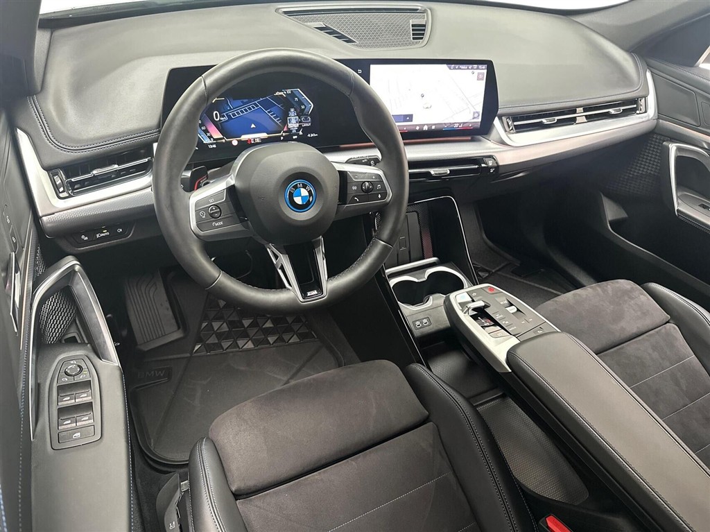 BMW iX1 eDrive20 EL M-Sport 204HK 5d Aut. - Image 4