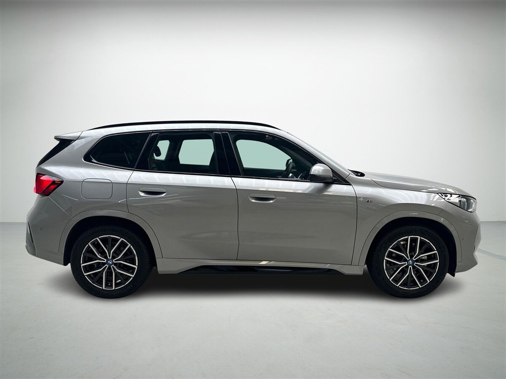 BMW iX1 eDrive20 EL M-Sport 204HK 5d Aut. - Image 6