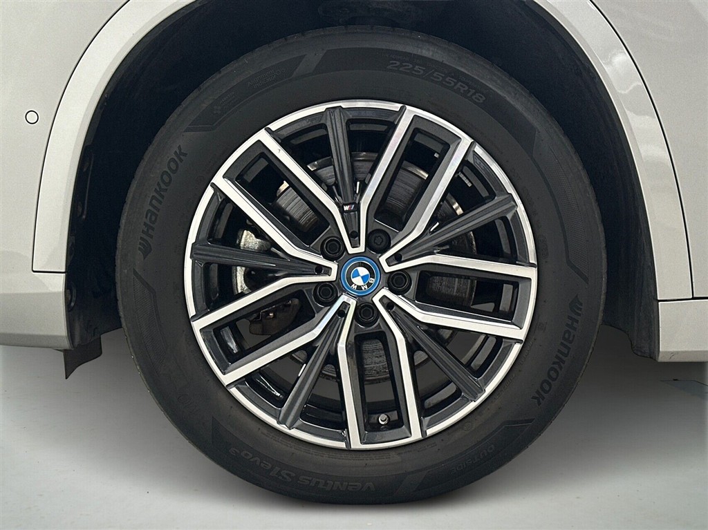 BMW iX1 xDrive30 EL M-Sport 4x4 313HK 5d Aut. - Image 9