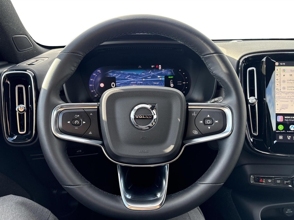 Volvo XC40 Recharge Extended Range Plus 252HK 5d Aut. - Image 10