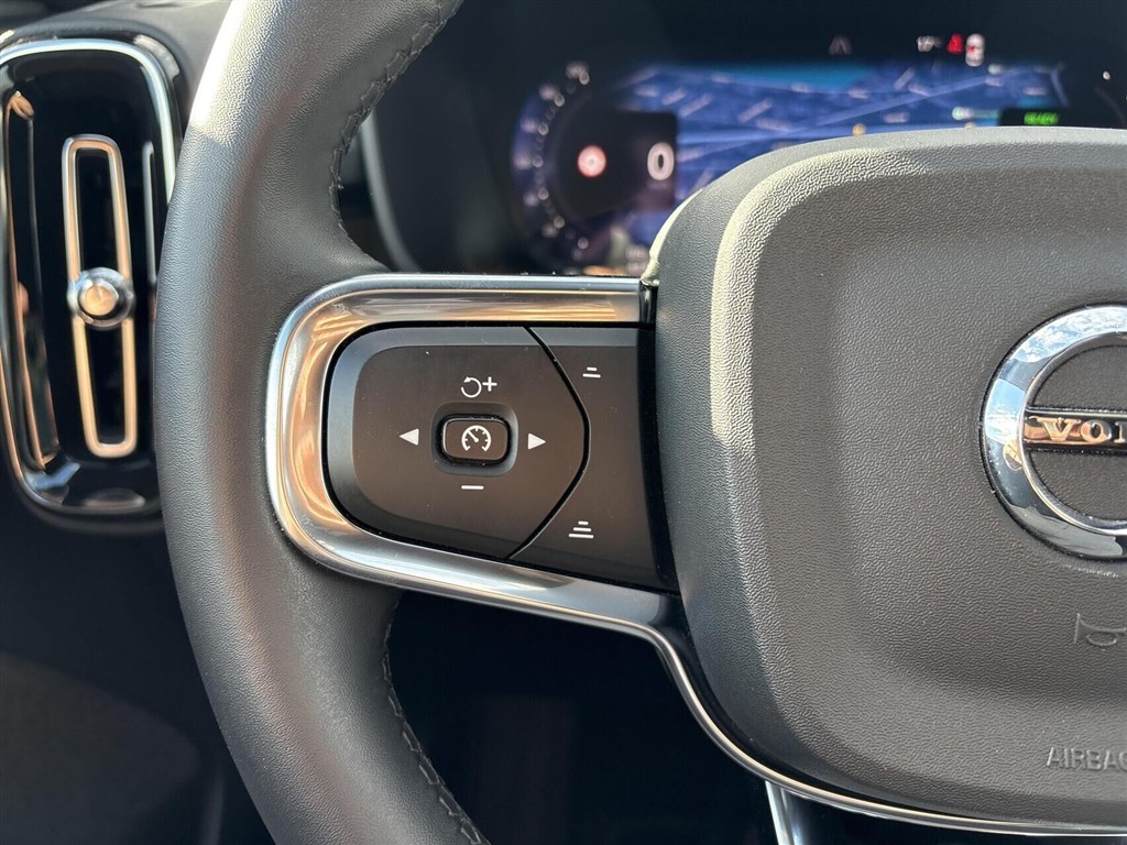 Volvo XC40 Recharge Extended Range Plus 252HK 5d Aut. - Image 11