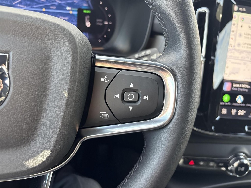 Volvo XC40 Recharge Extended Range Plus 252HK 5d Aut. - Image 12