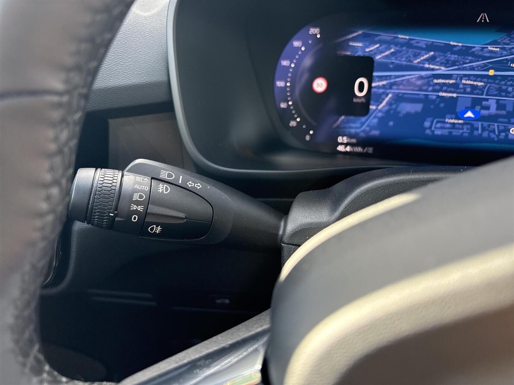 Volvo XC40 Recharge Extended Range Plus 252HK 5d Aut. - Image 14