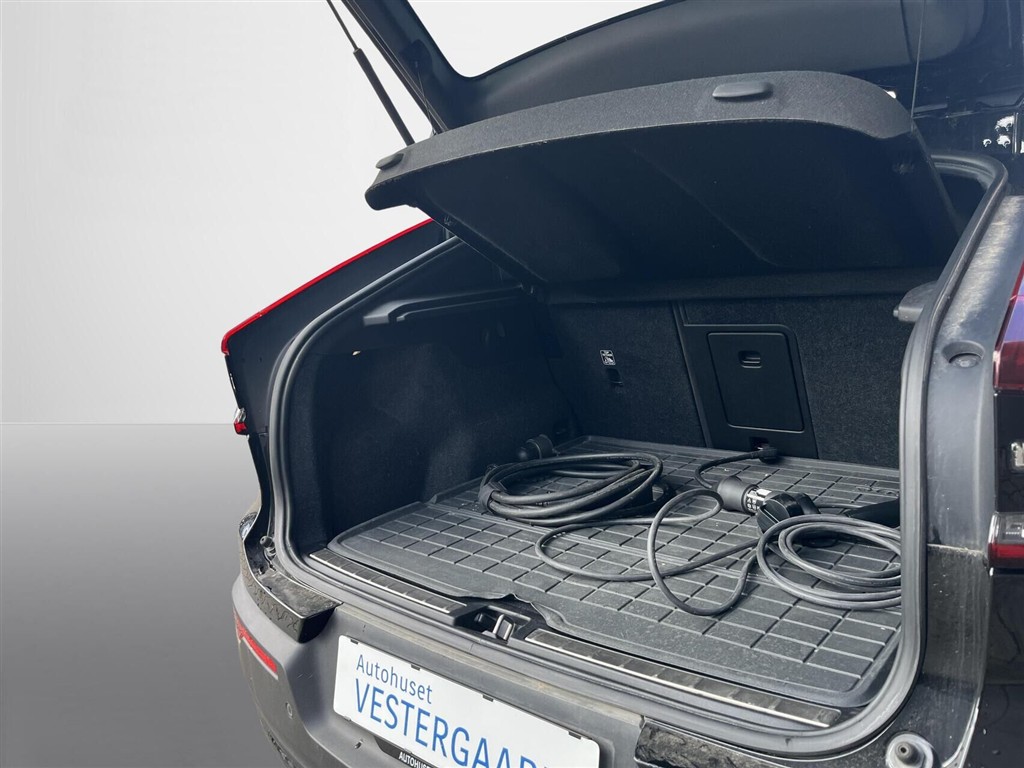 Volvo C40 P6 Recharge Core 231HK 4d Aut. - Image 9