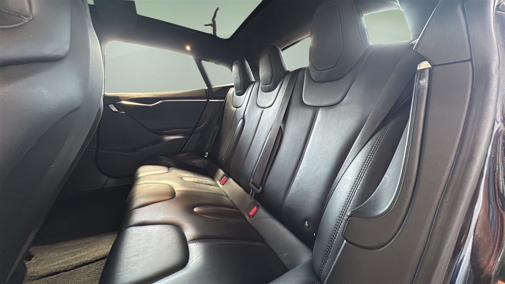 Tesla Model S P90D EL AWD 469HK 5d Aut. - Image 7