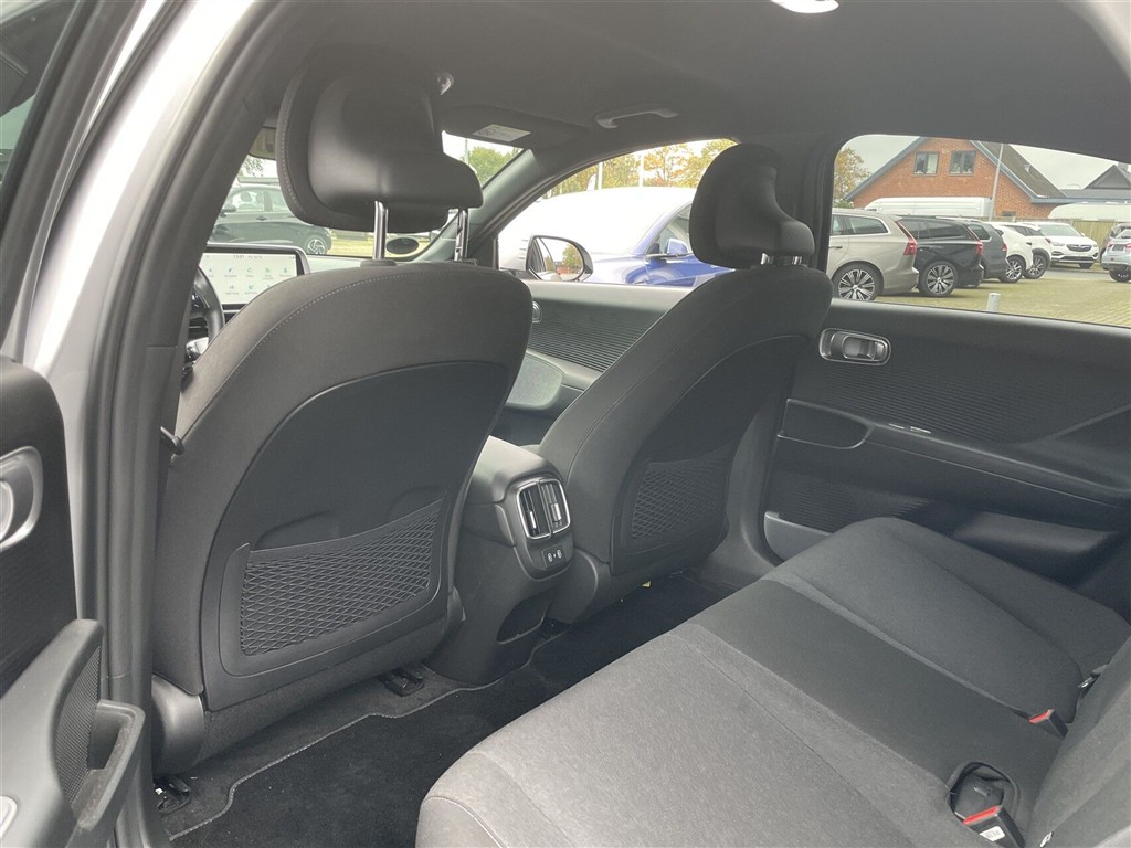 Hyundai Ioniq 6 Electric 77,4 kWh Advanced 229HK Aut. - Image 5